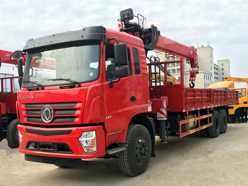 東風(fēng)專底D3S后雙橋隨車(chē)吊