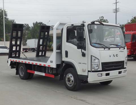 【藍(lán)牌 包上牌】一汽凌河平板運(yùn)輸車(chē)