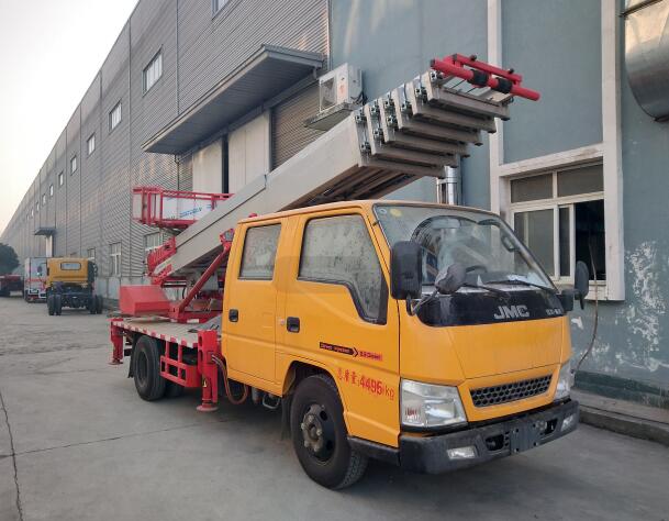 程力威牌CLW5041TBAJ5型搬家作業(yè)車(chē)