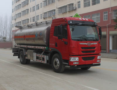 程力威牌CLW5160GYYLC5型鋁合金運(yùn)油車